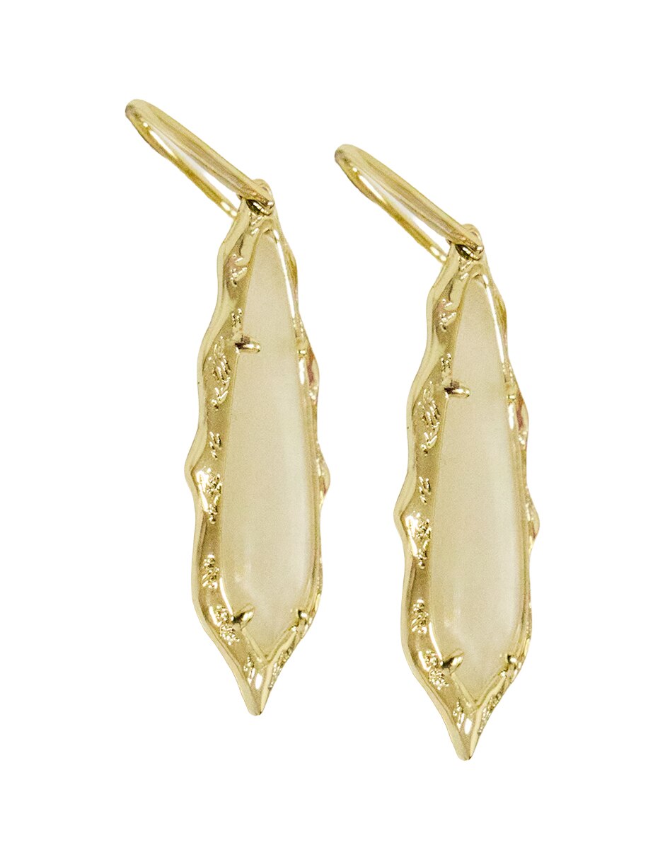 Aretes largos de gota Adriana Scallop con acabado baño de oro 14 k 2