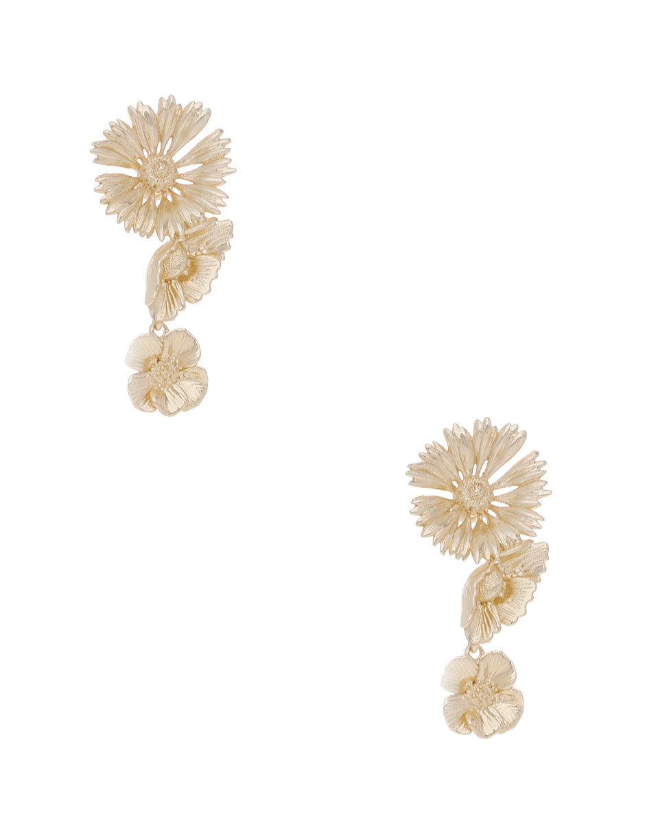 Arete largo de flor con acabado baño de oro 14k