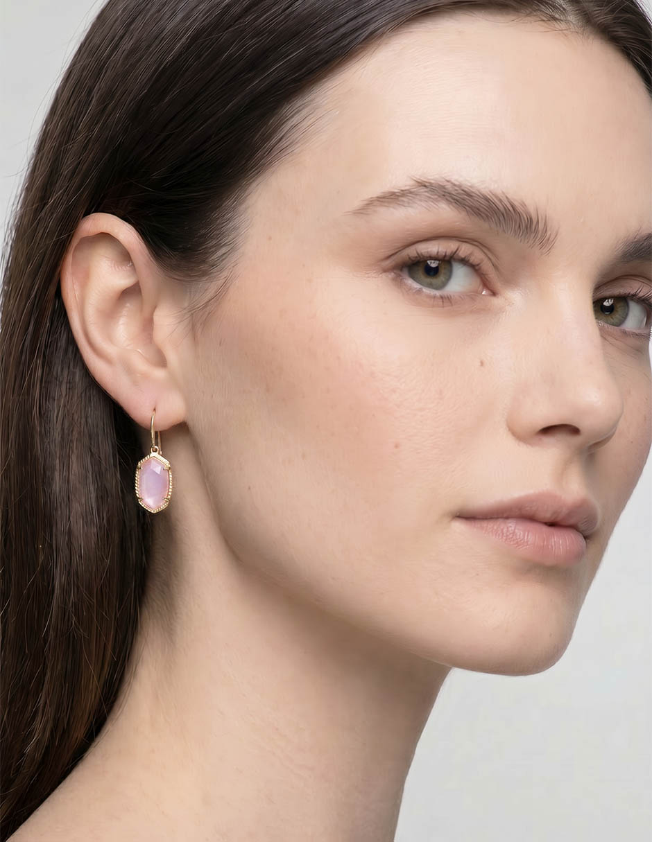 Aretes Cortos De Gota Con Acabado Brillante 4