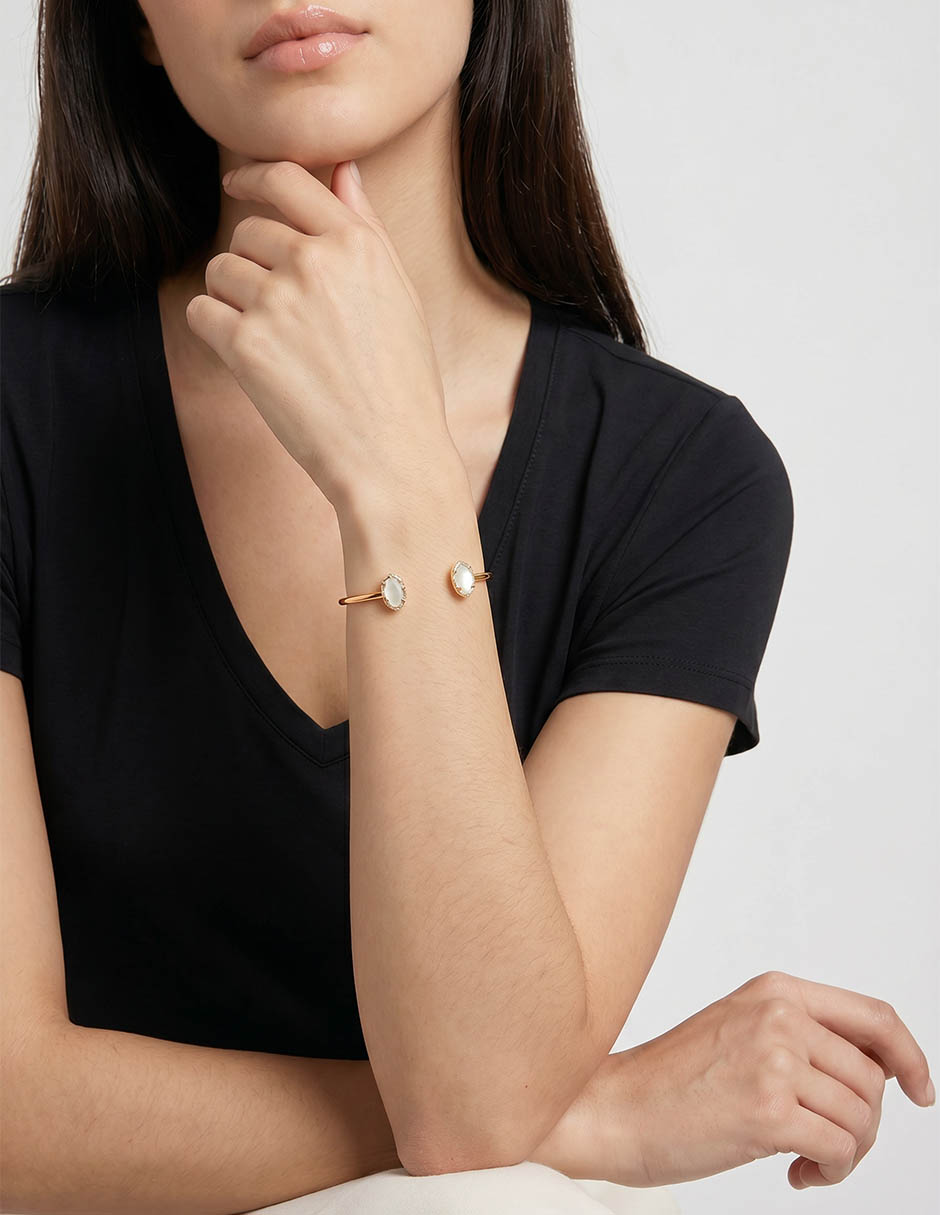 Pulsera con acabado baño de oro 3