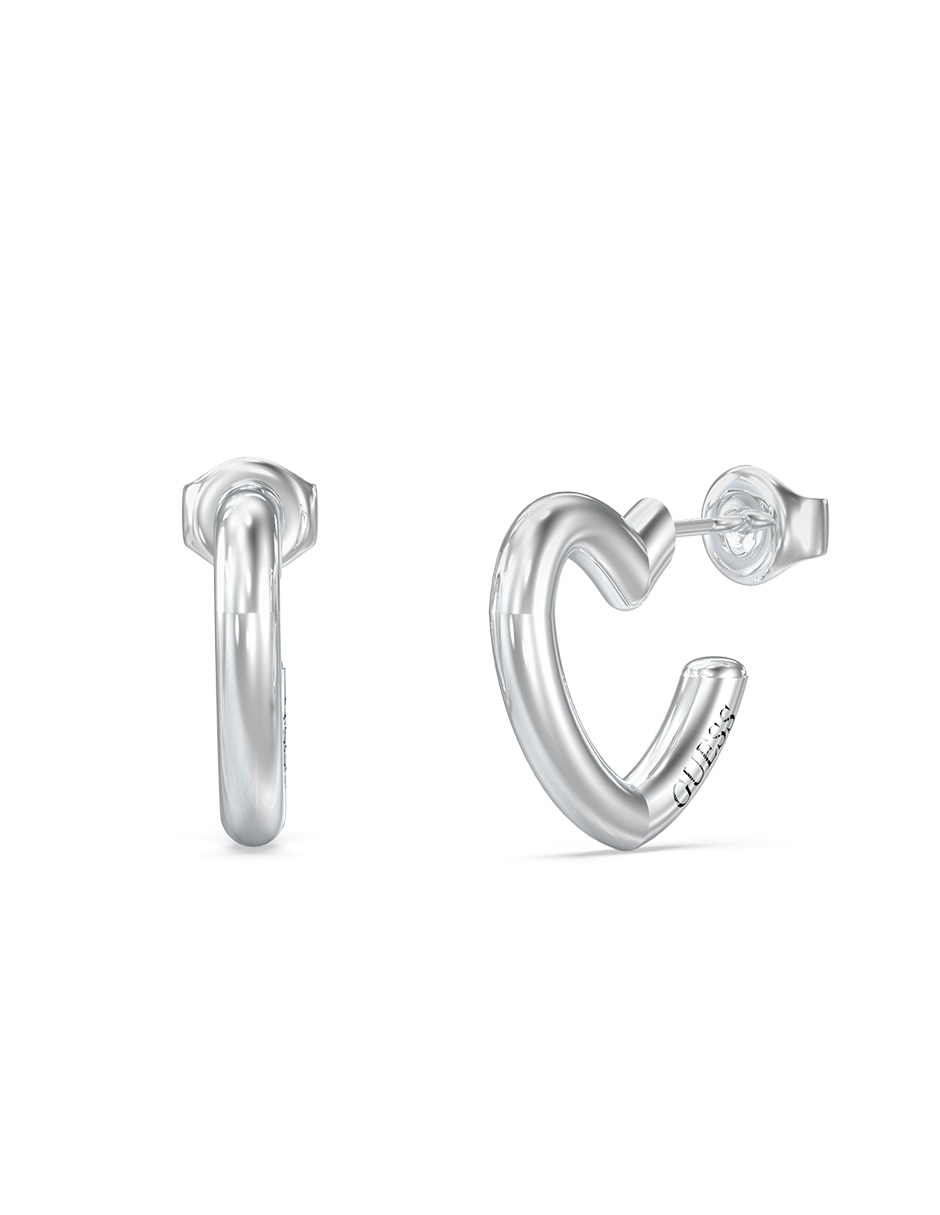Aretes de corazón con acabado brillante