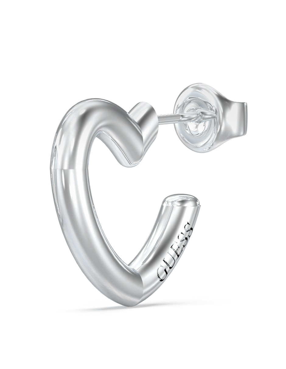 Aretes de corazón con acabado brillante 3