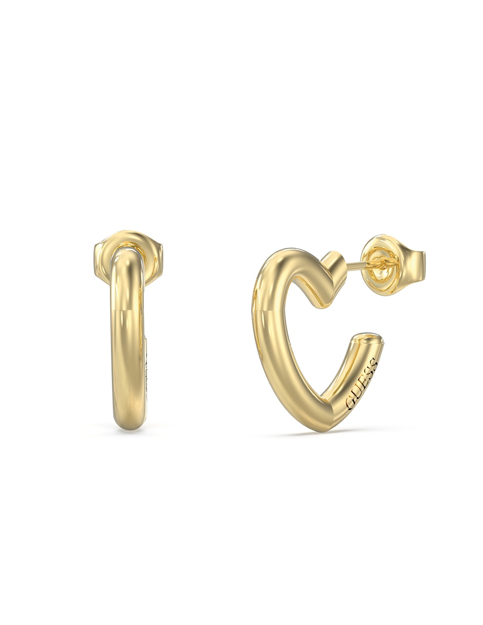 Aretes de corazón con acabado brillante