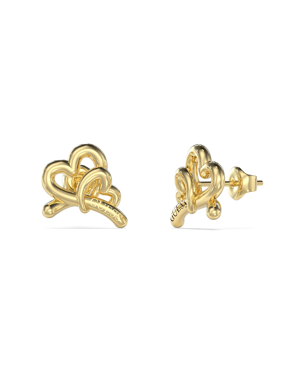 Aretes de corazón con acabado brillante