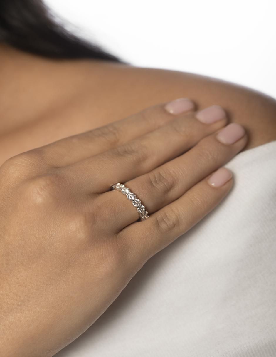 Anillo 14 K de oro Moissanita acabado pavé 4