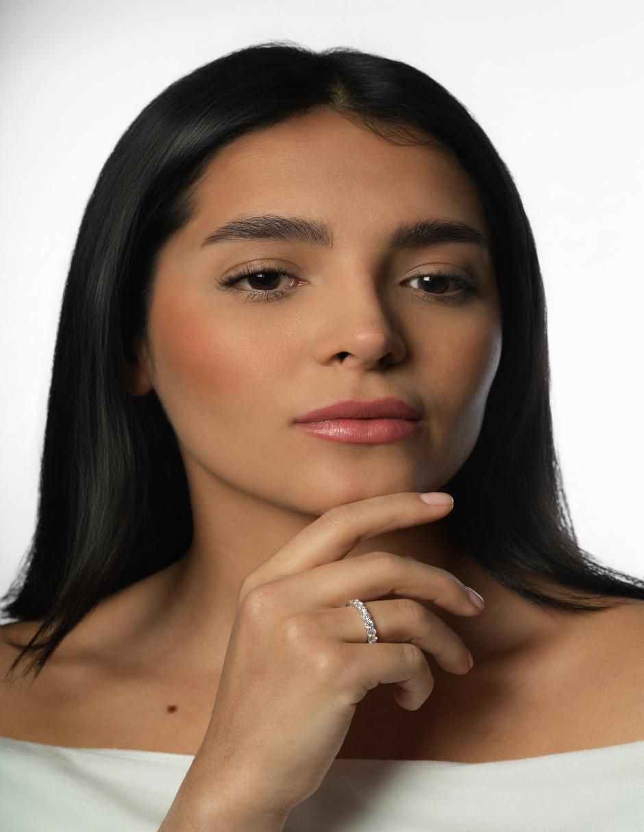 Anillo 14 K de oro Moissanita acabado pavé 5