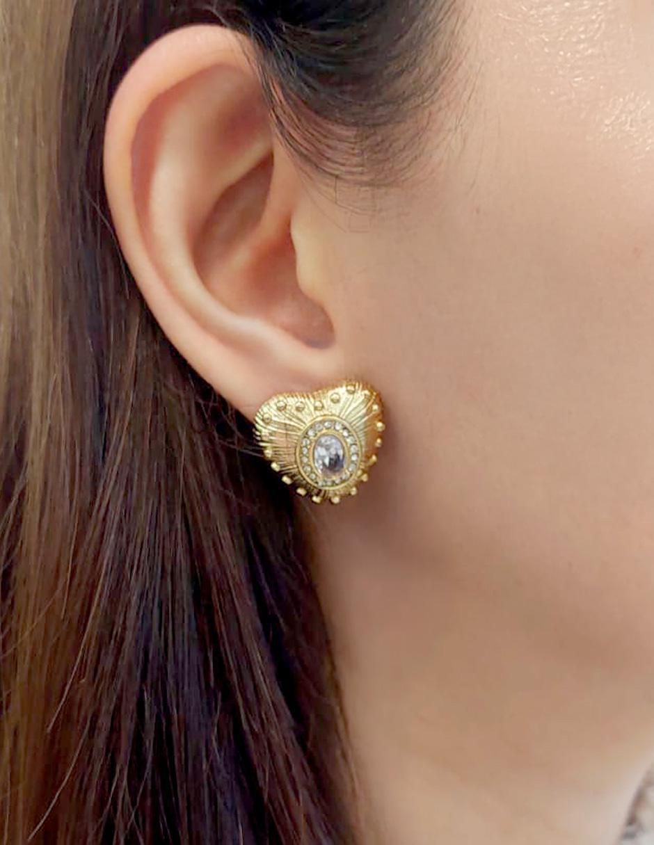 Arete de corazón con acabado baño de oro zirconia 5