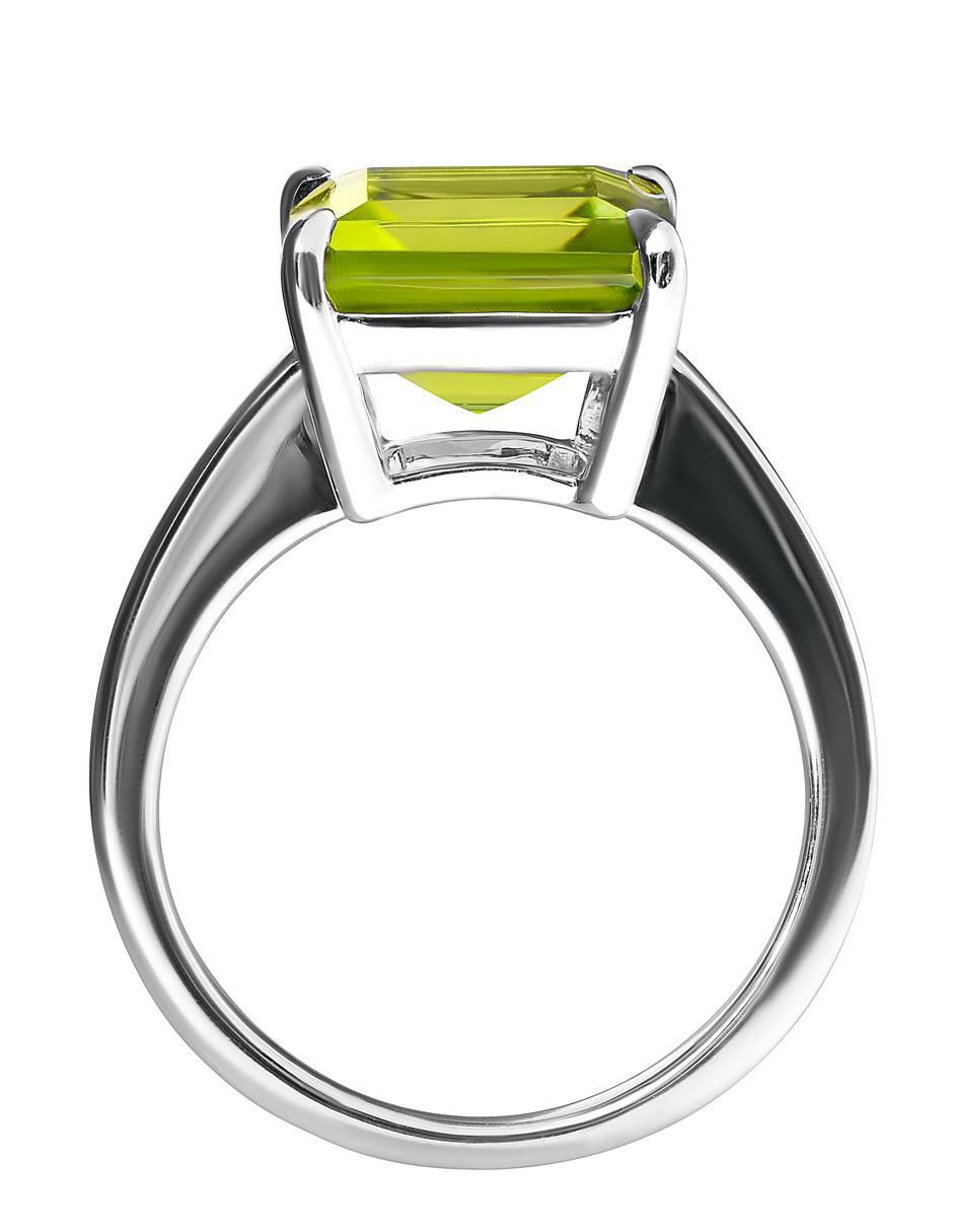 Anillo 14 k de oro peridoto liso