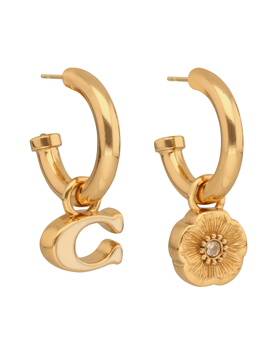 Aretes cortos de letra C con acabado brillante 3