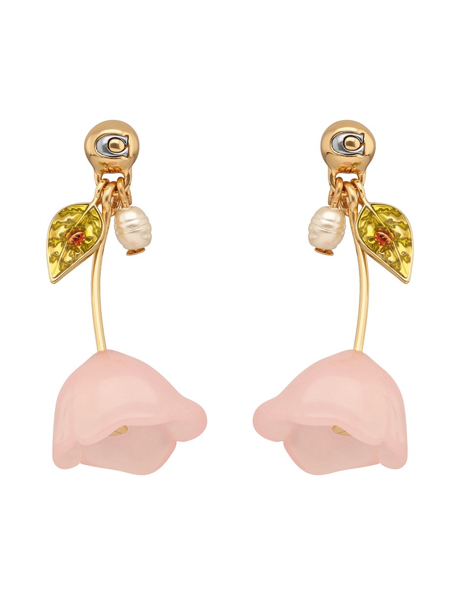 Aretes cortos con acabado brillante