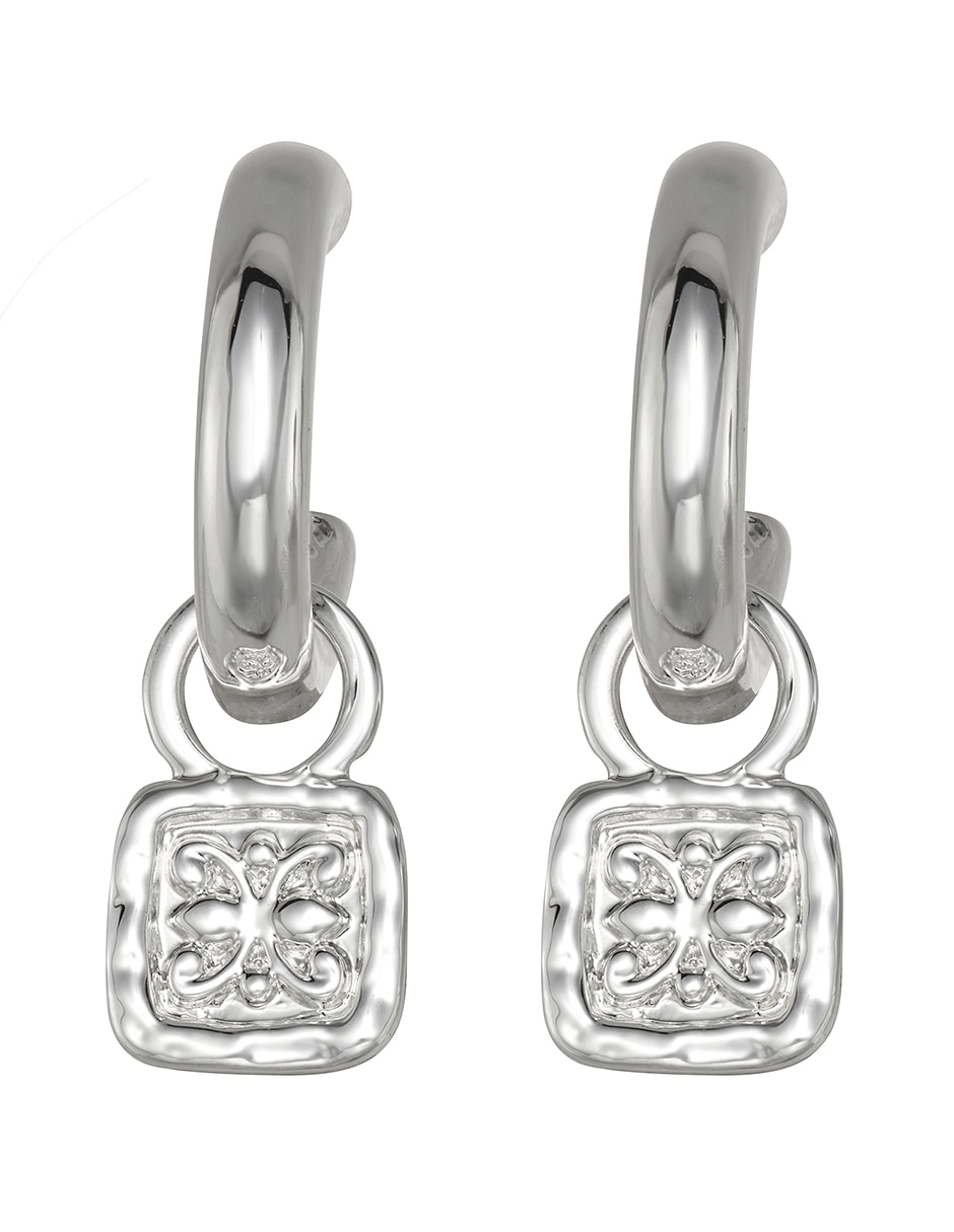 Aretes cortos Napier Basic Metal Ears con acabado pulido