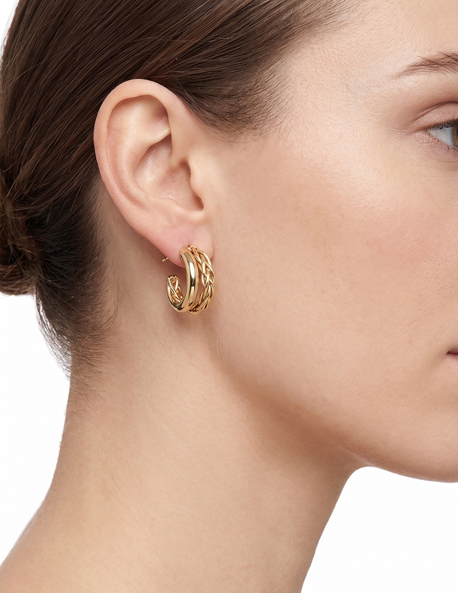 Aretes cortos con acabado brillante 3