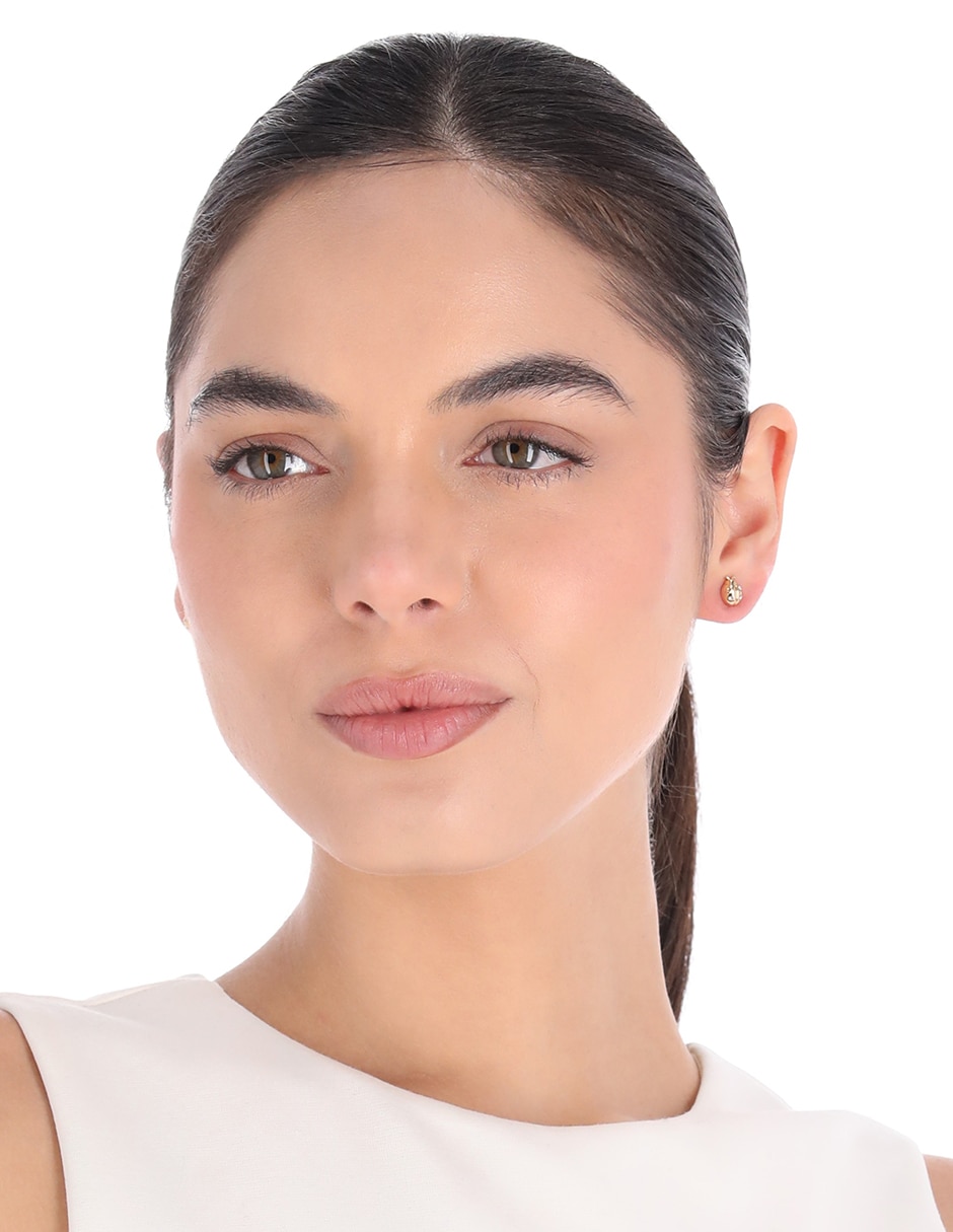 Aretes cortos COAUG25MRKT2 con acabado brillante 3