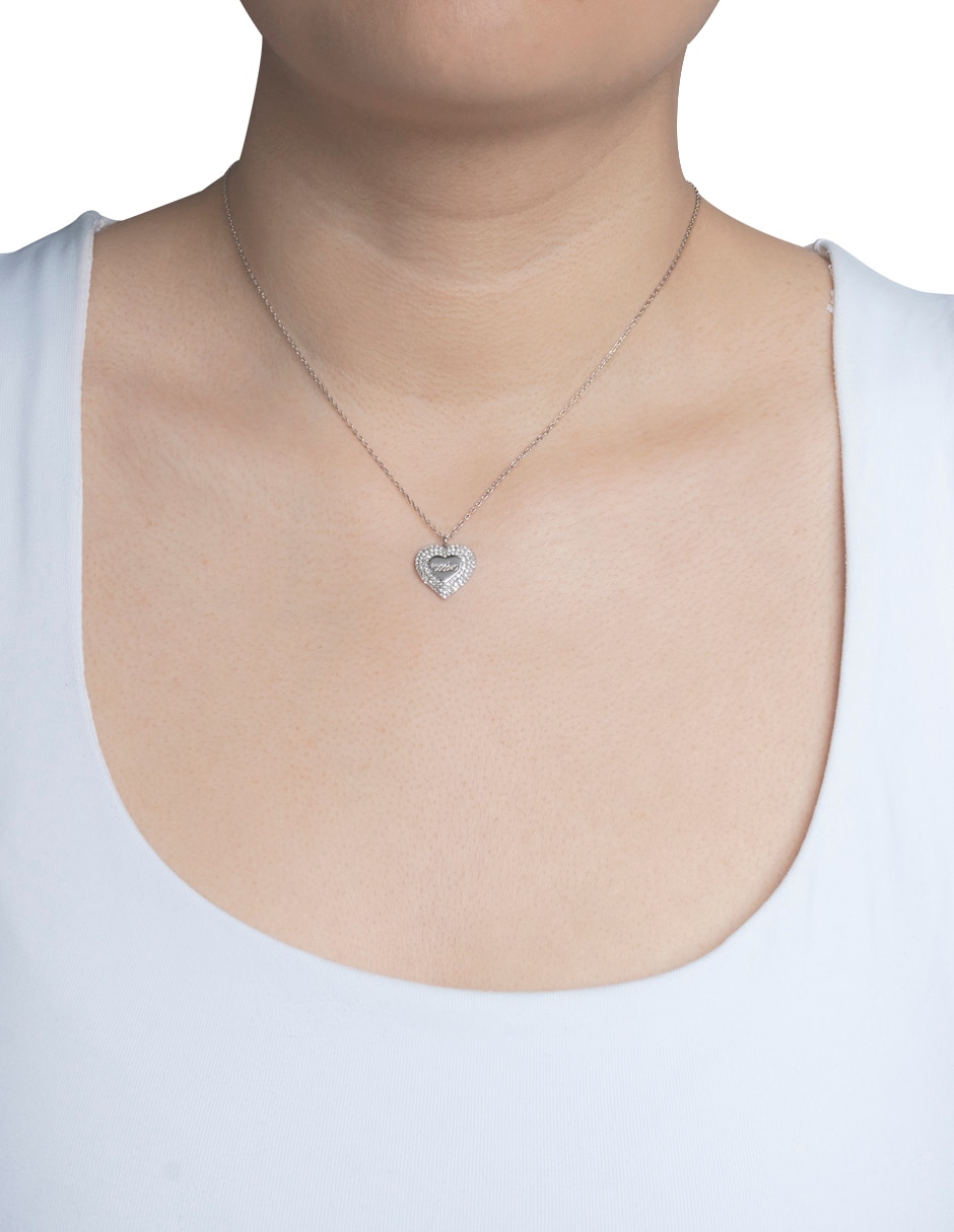 Collar con dije de corazón