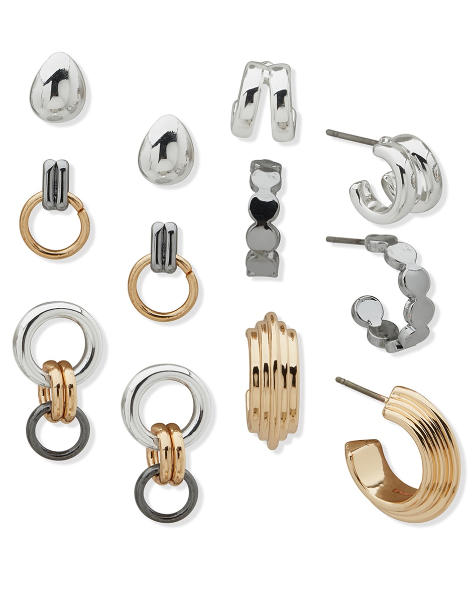 Aretes cortos circulares Nine West Ears 2 Aug 25 con acabado pulido