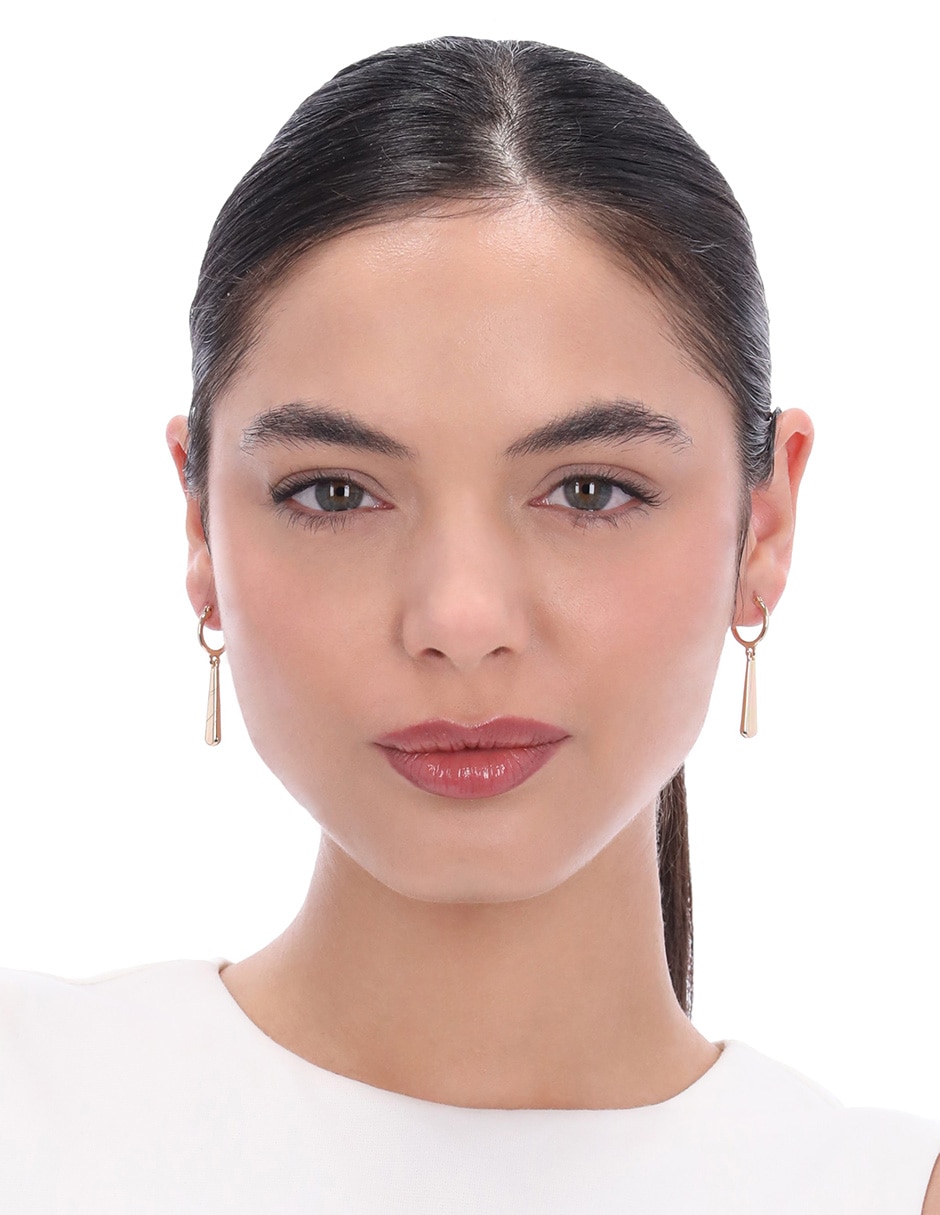 Aretes largos ryleigh con acabado liso liso 3