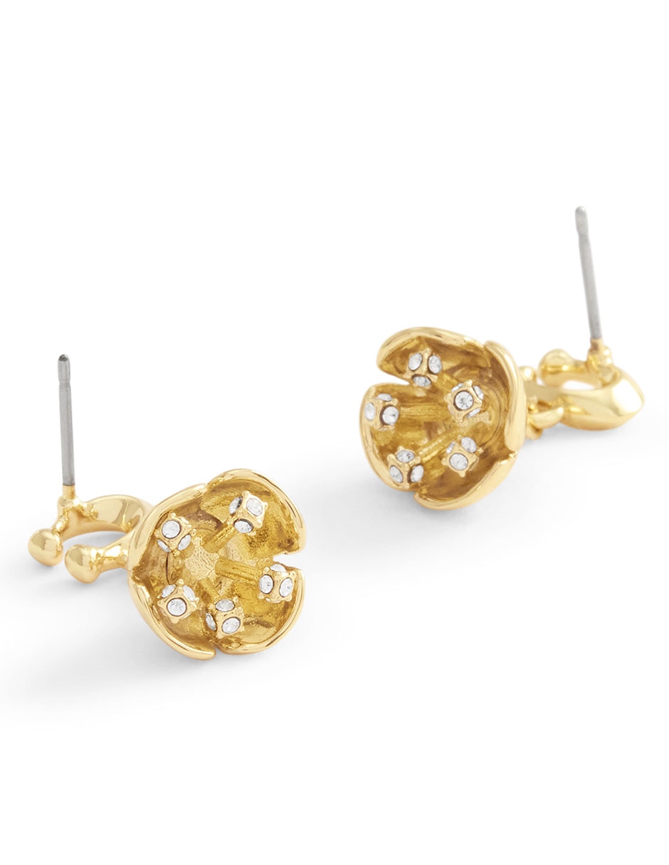 Aretes de letra c con acabado brillante 4