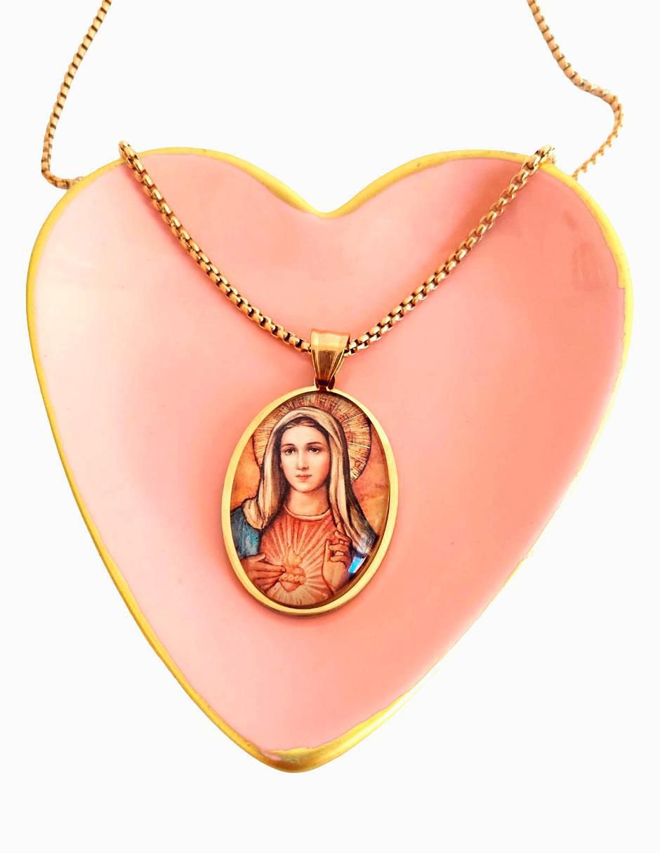Collar con dije de virgen Joyería con Alma 2
