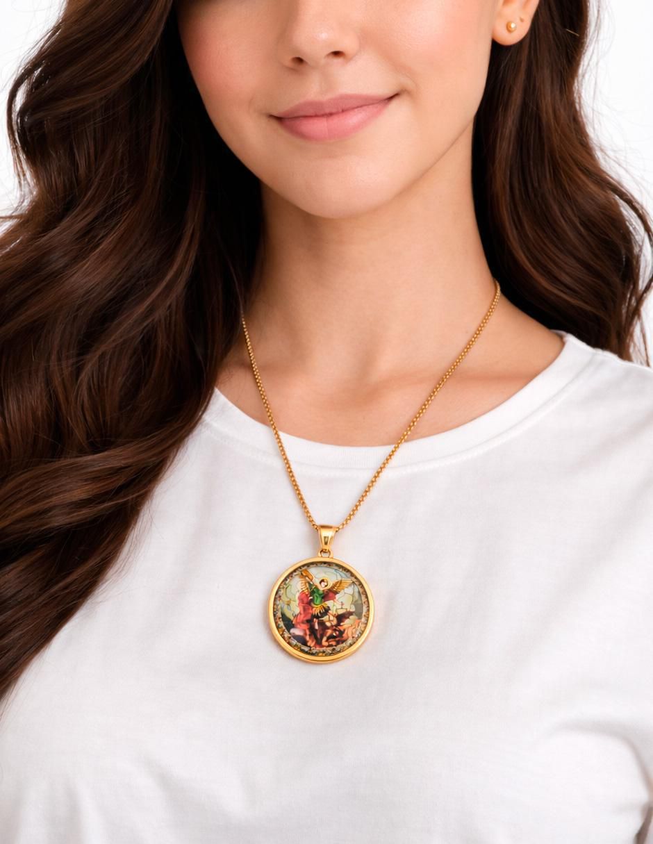 Collar con dije de ángel 14 K