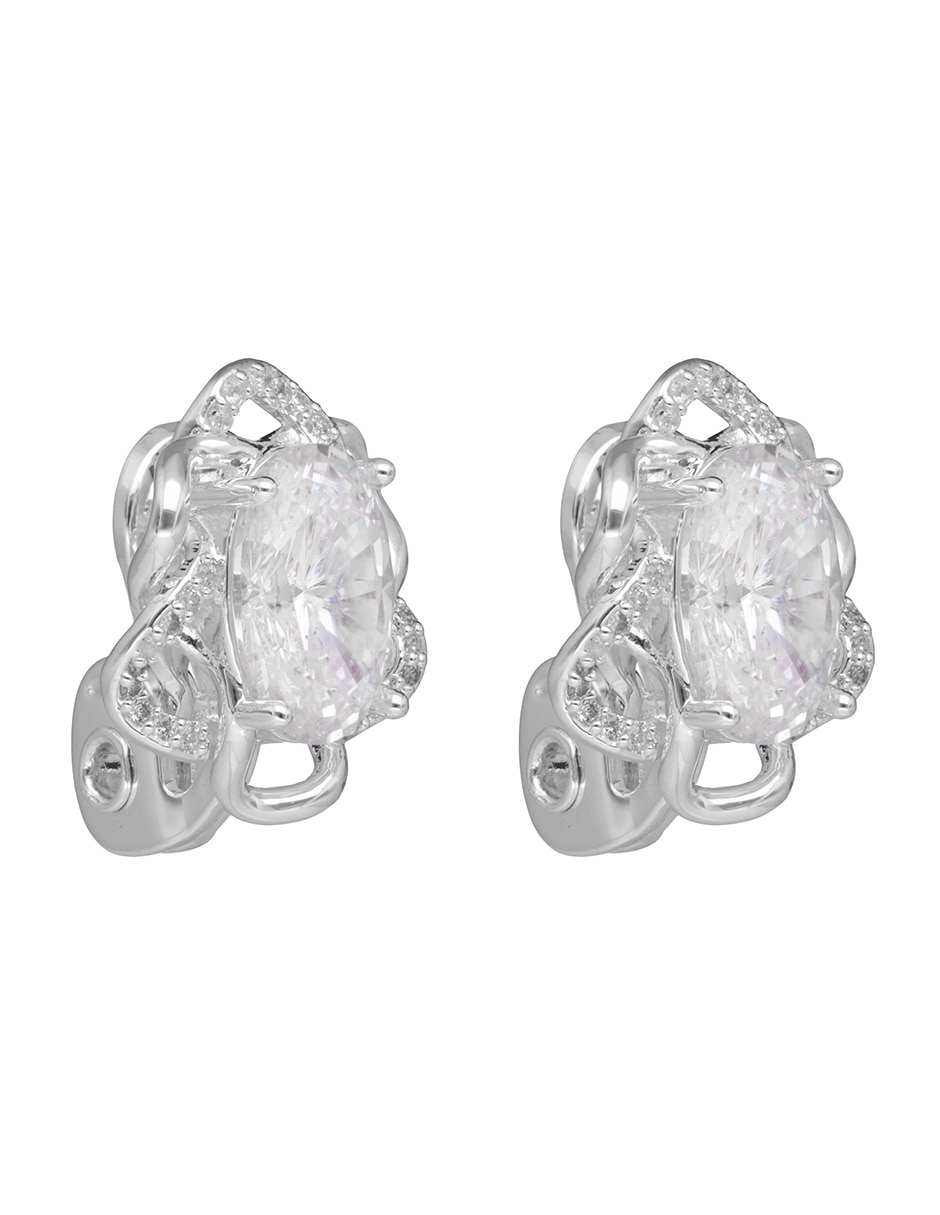Aretes cortos de flor con acabado pulido