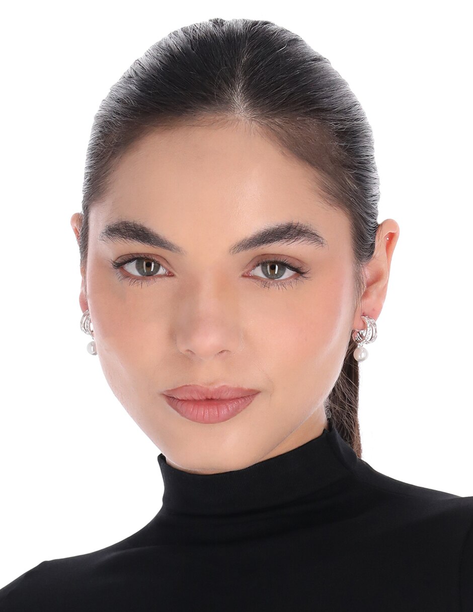 Aretes cortos con acabado pulido 3