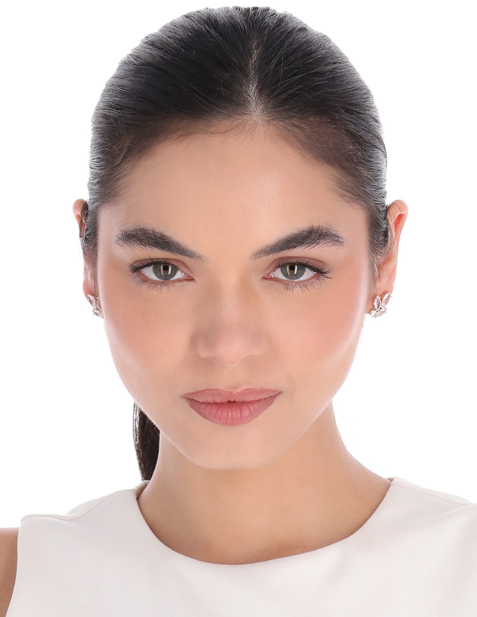 Aretes cortos de flor Social Cz con acabado brillante