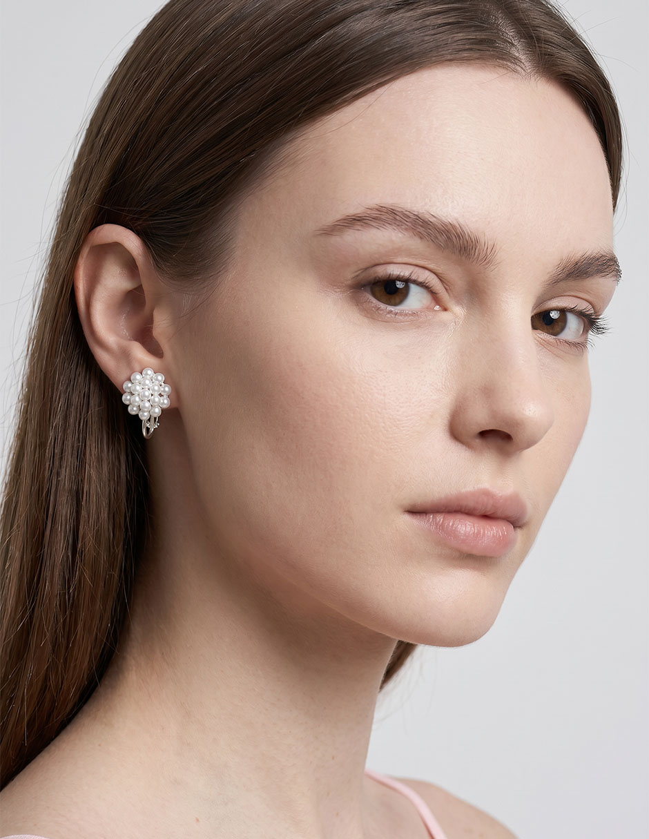 Aretes cortos circulares Napier Coral Family con acabado pulido