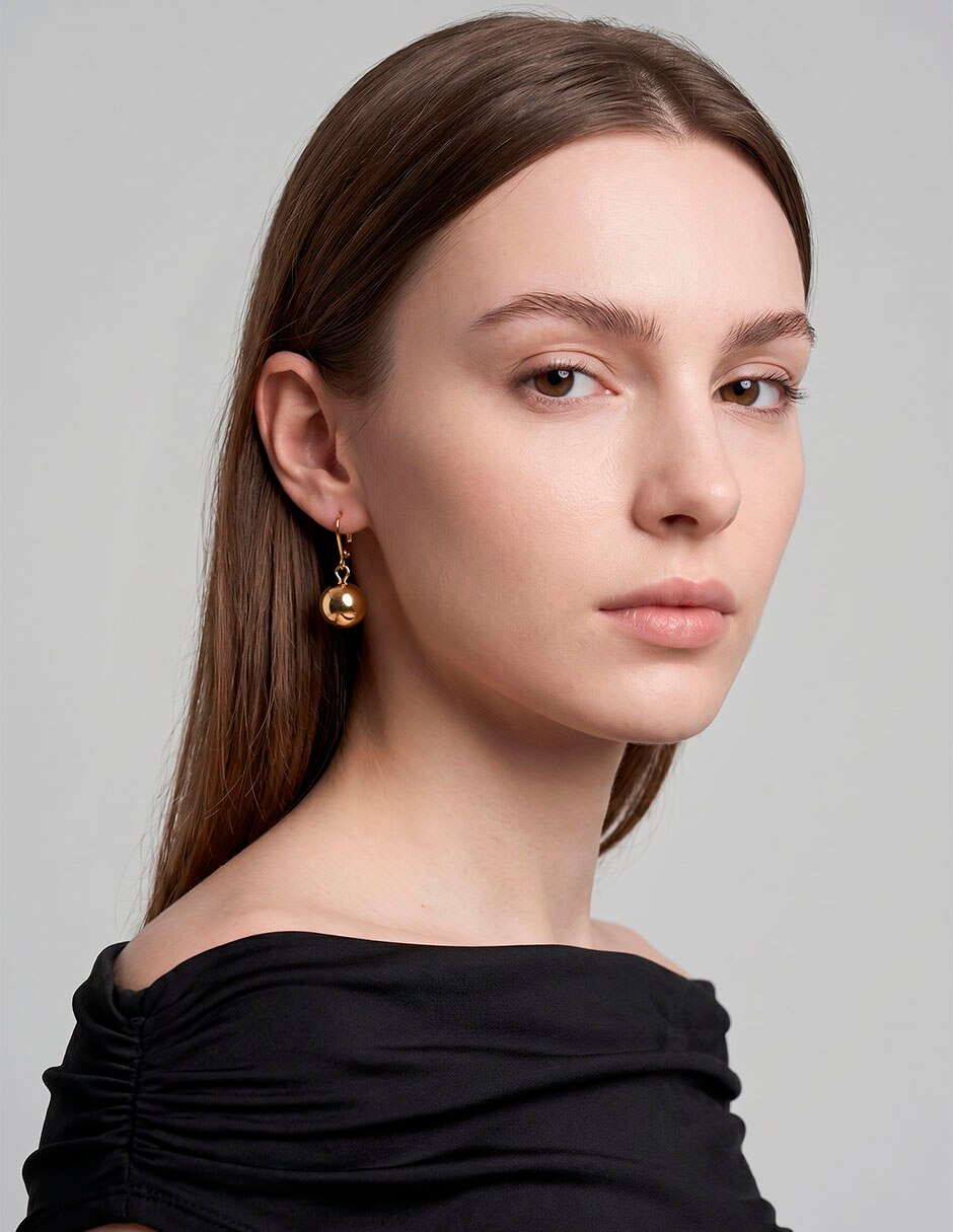Aretes Cortos Basic Metal Con Acabado Brillante 4