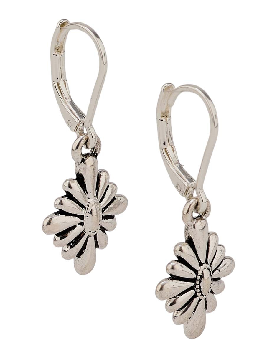 Aretes cortos con acabado liso pulido 2