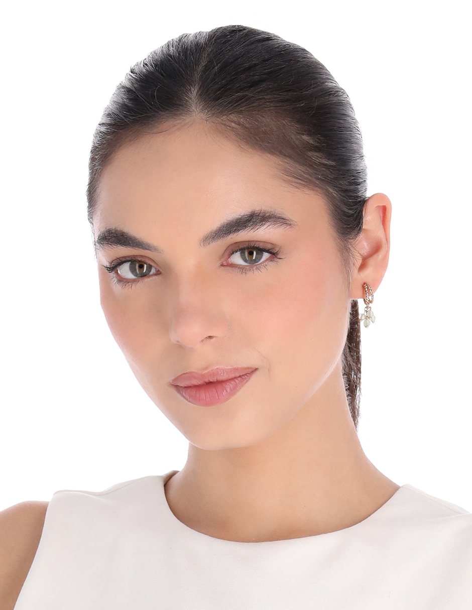 Aretes cortos Napier Casual Nature con acabado brillante