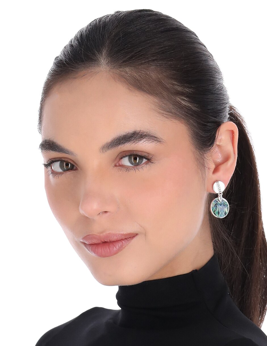 Aretes cortos con acabado pulido 3