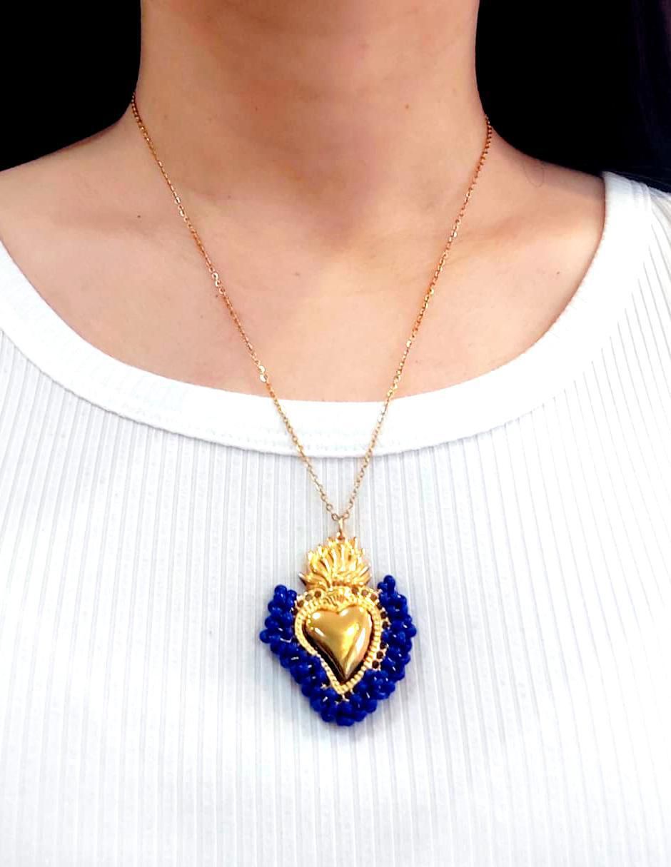 Collar con dije Sagrado Corazón con acabado chapa de oro 14 K