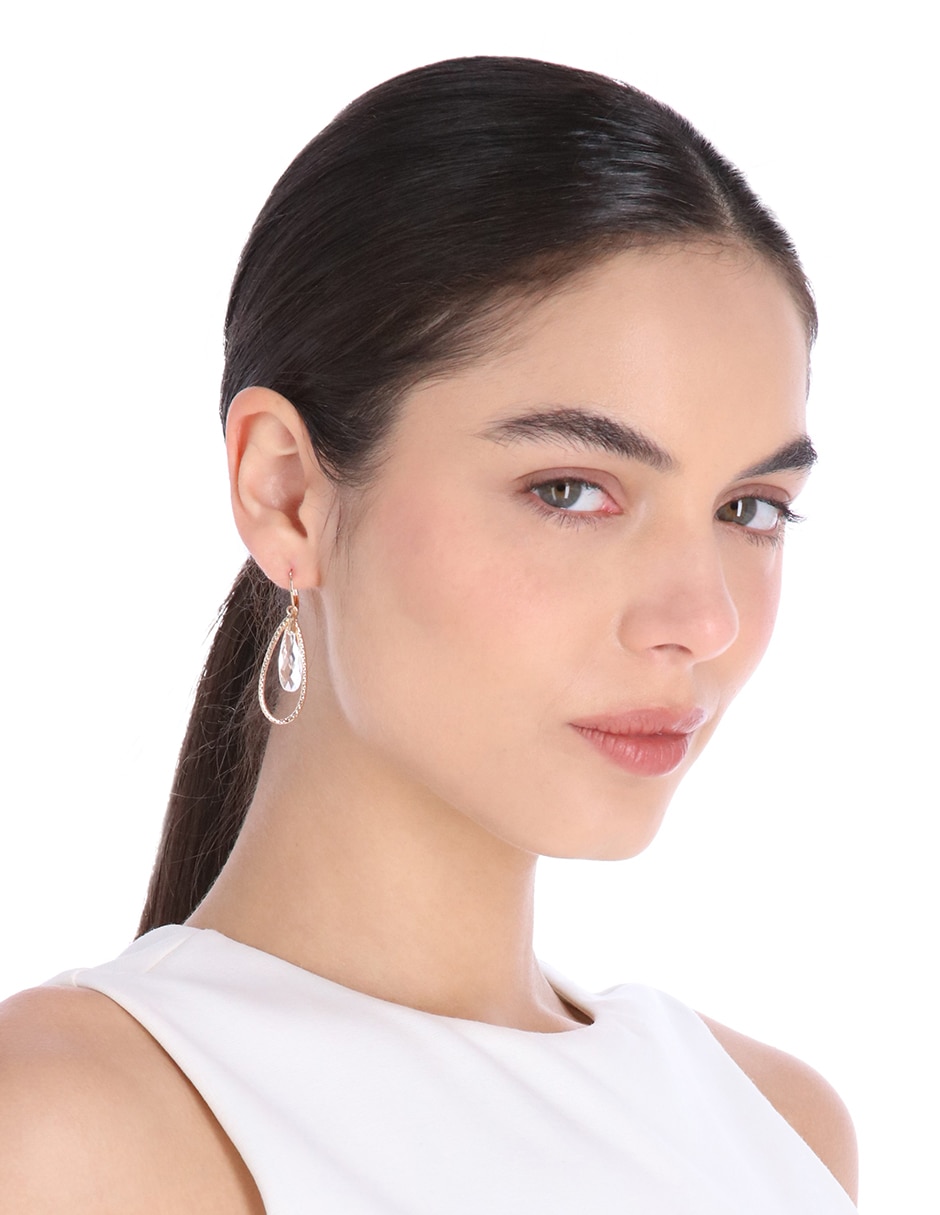 Aretes cortos de gota Golden Chandelier con acabado mate