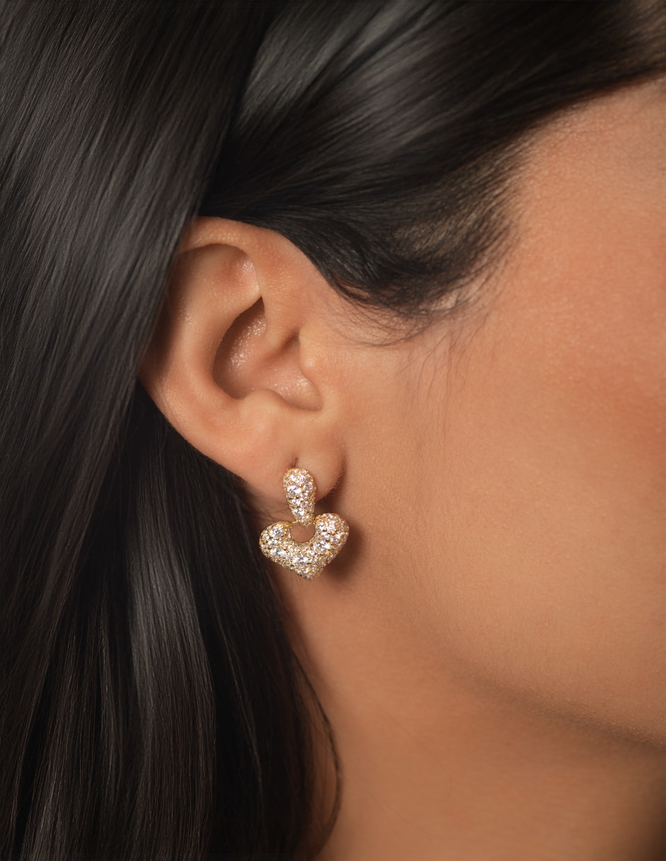 Aretes cortos de corazón Gladkova Joyería de plata p 925 con acabado chapa de oro zirconia