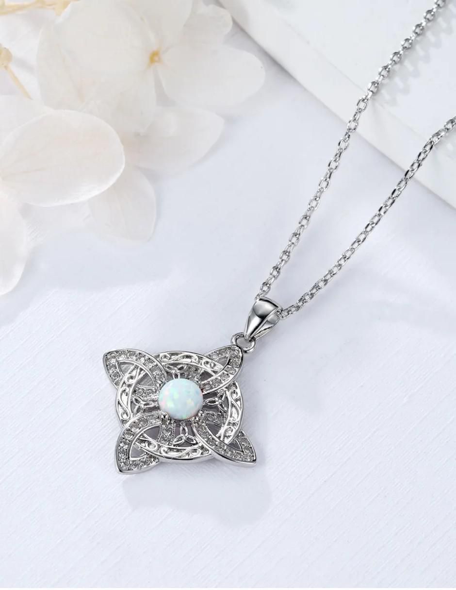 Collar de nudo de bruja de plata 3
