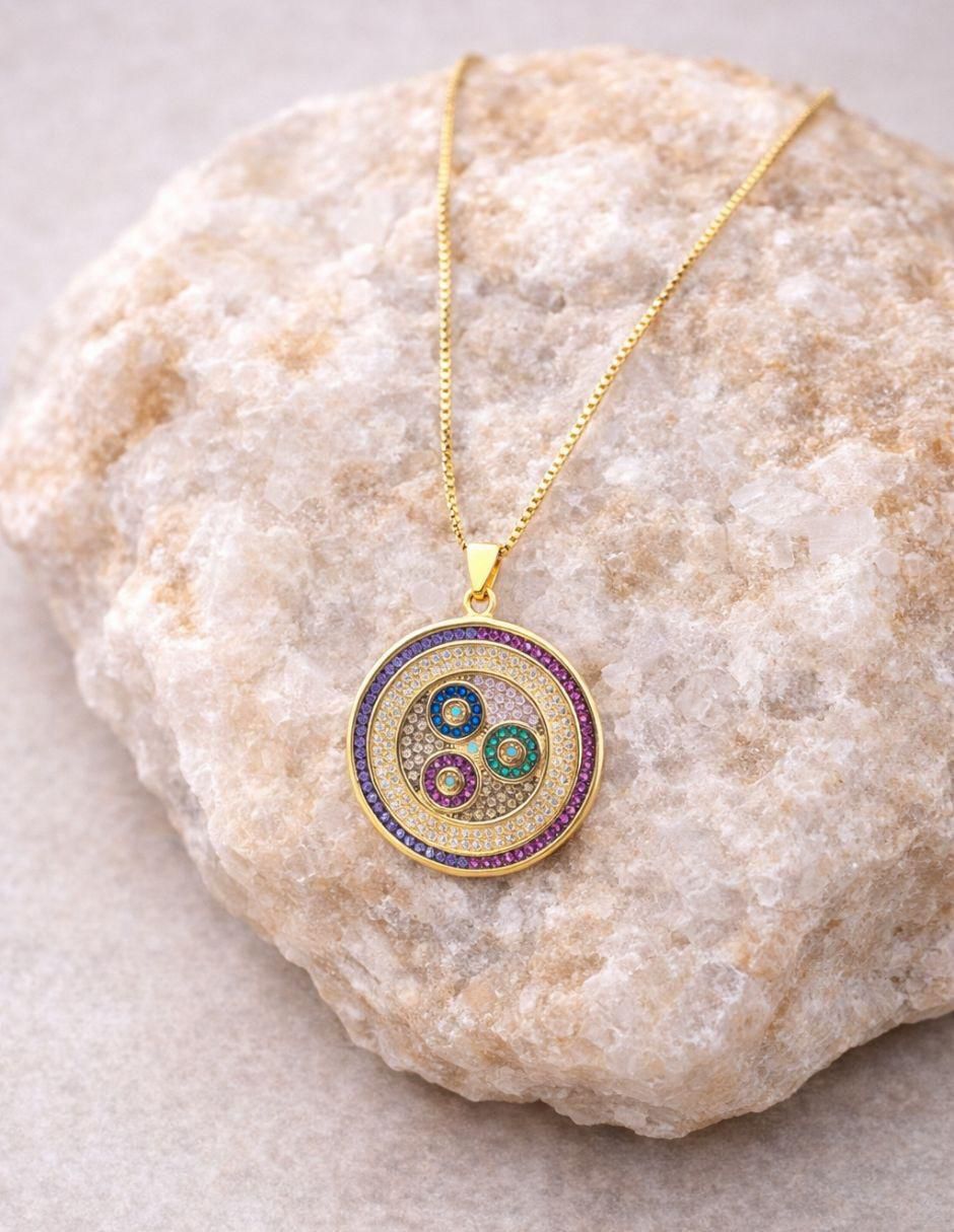 Collar con dije circular Orbis 2