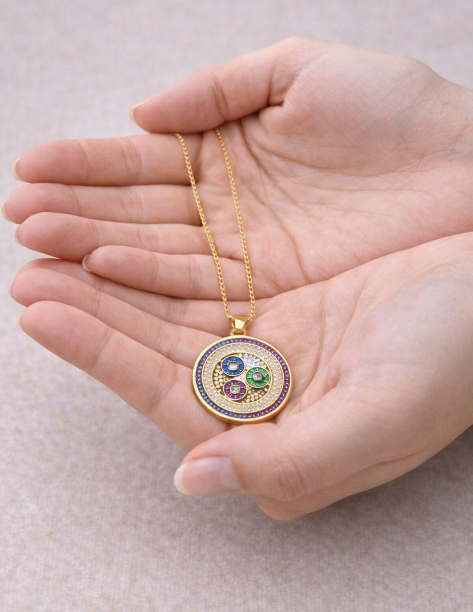 Collar con dije circular Orbis 3