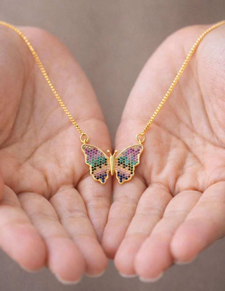 Collar con dije de mariposa Alaria 3