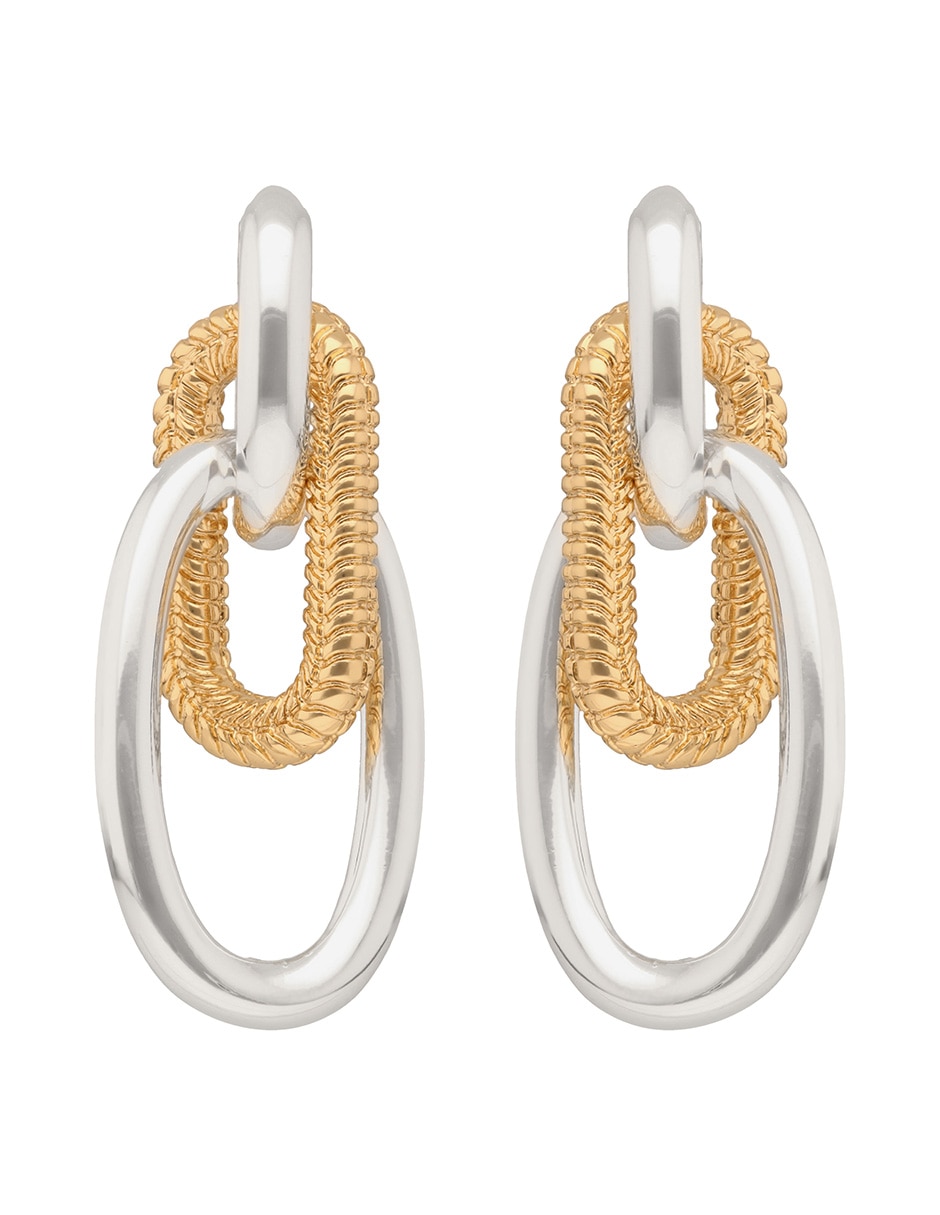 Aretes largos entrelazados con acabado brillante