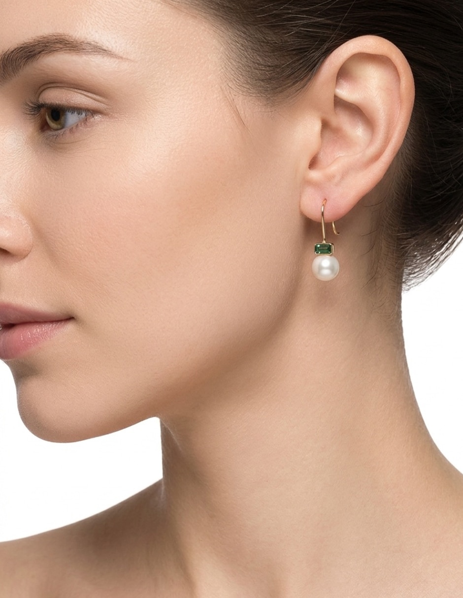 Aretes cortos Perla Emmylou con acabado mate 3