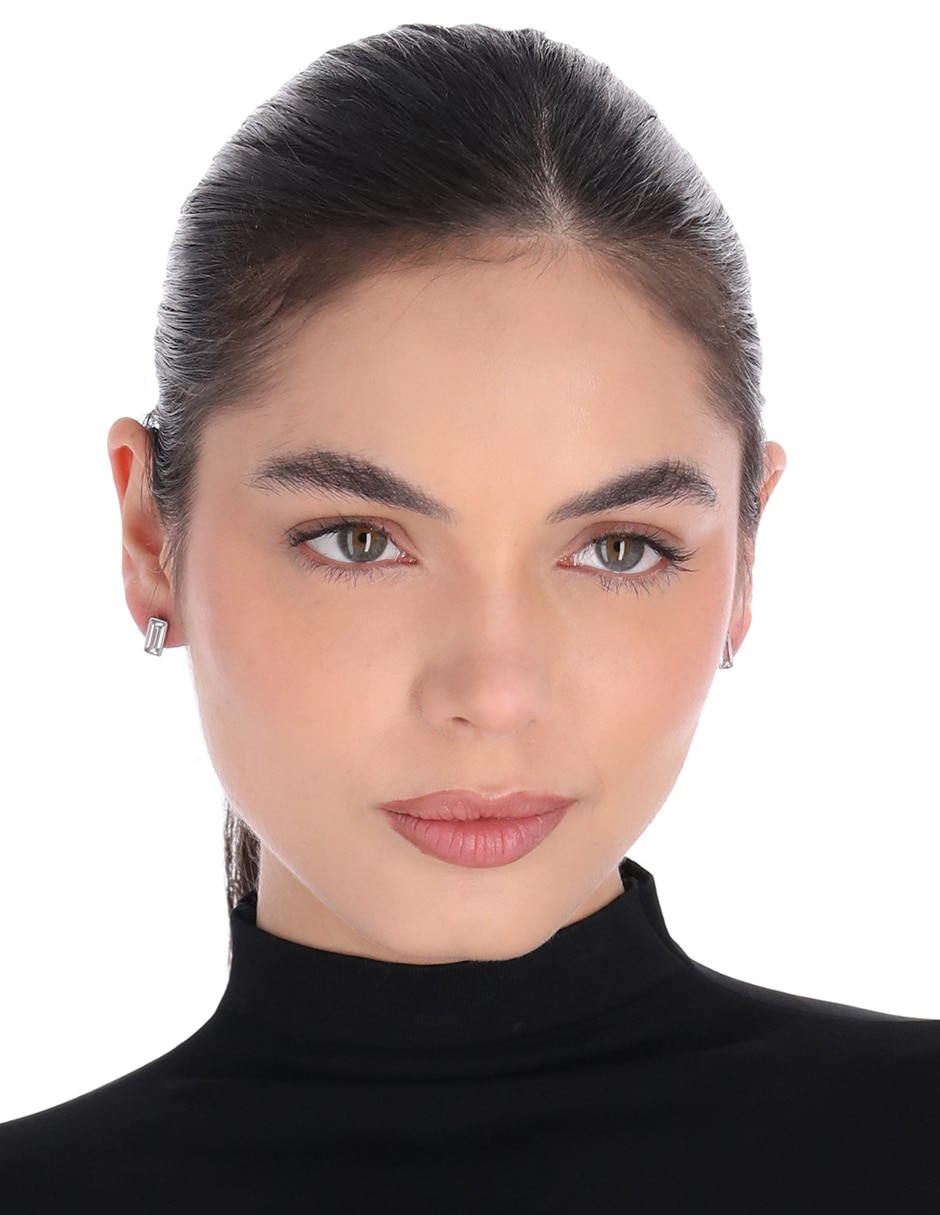 Aretes cortos rectangulares elyse con acabado brillante 2