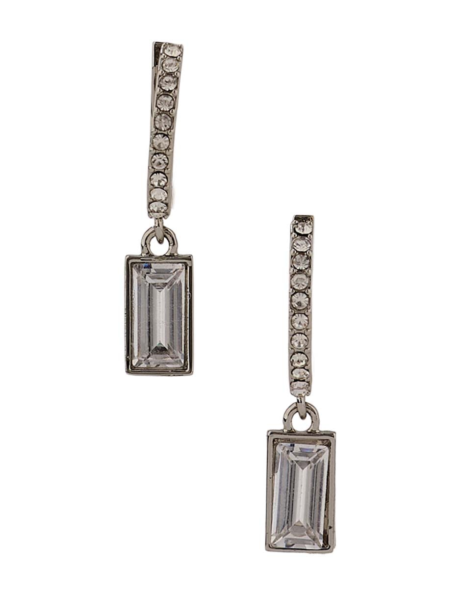 Aretes cortos rectangulares con acabado pavé