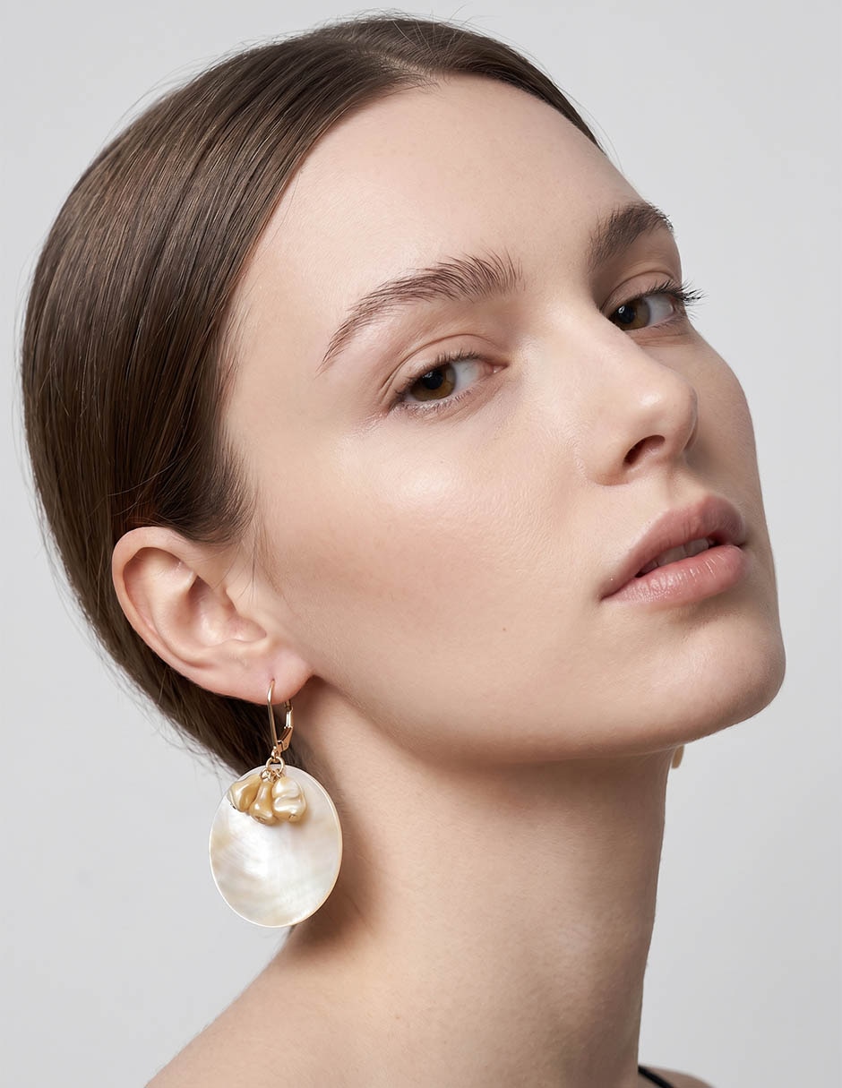 Aretes Cortos Sandra Con Acabado Brillante 4
