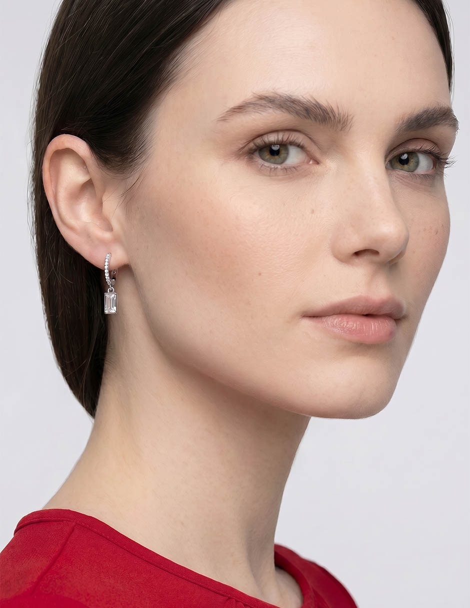 Aretes rectangulares Elyse con acabado brillante cristal 4