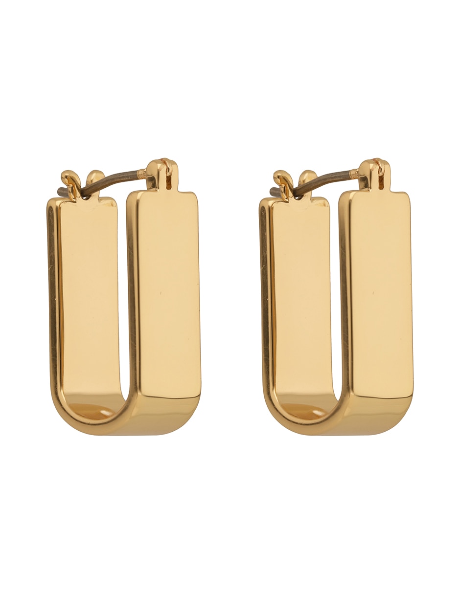 Aretes cortos con acabado pulido