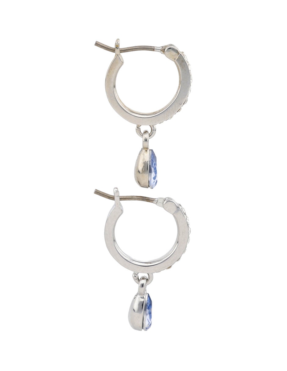 Aretes huggie con acabado brillante 3