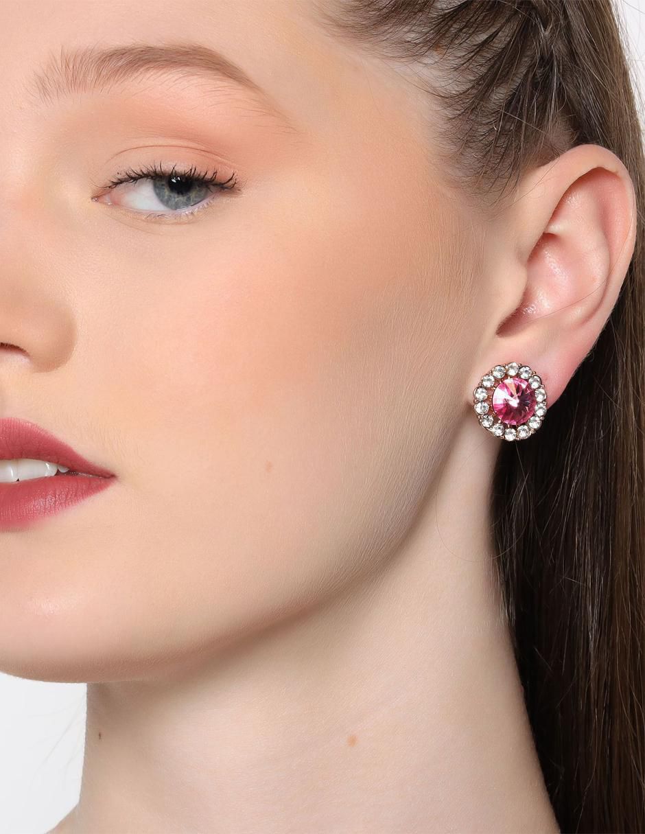 Aretes cortos 18 k con acabado baño de oro rosa cristal Aretes cortos 18 k con acabado baño de oro rosa cristal