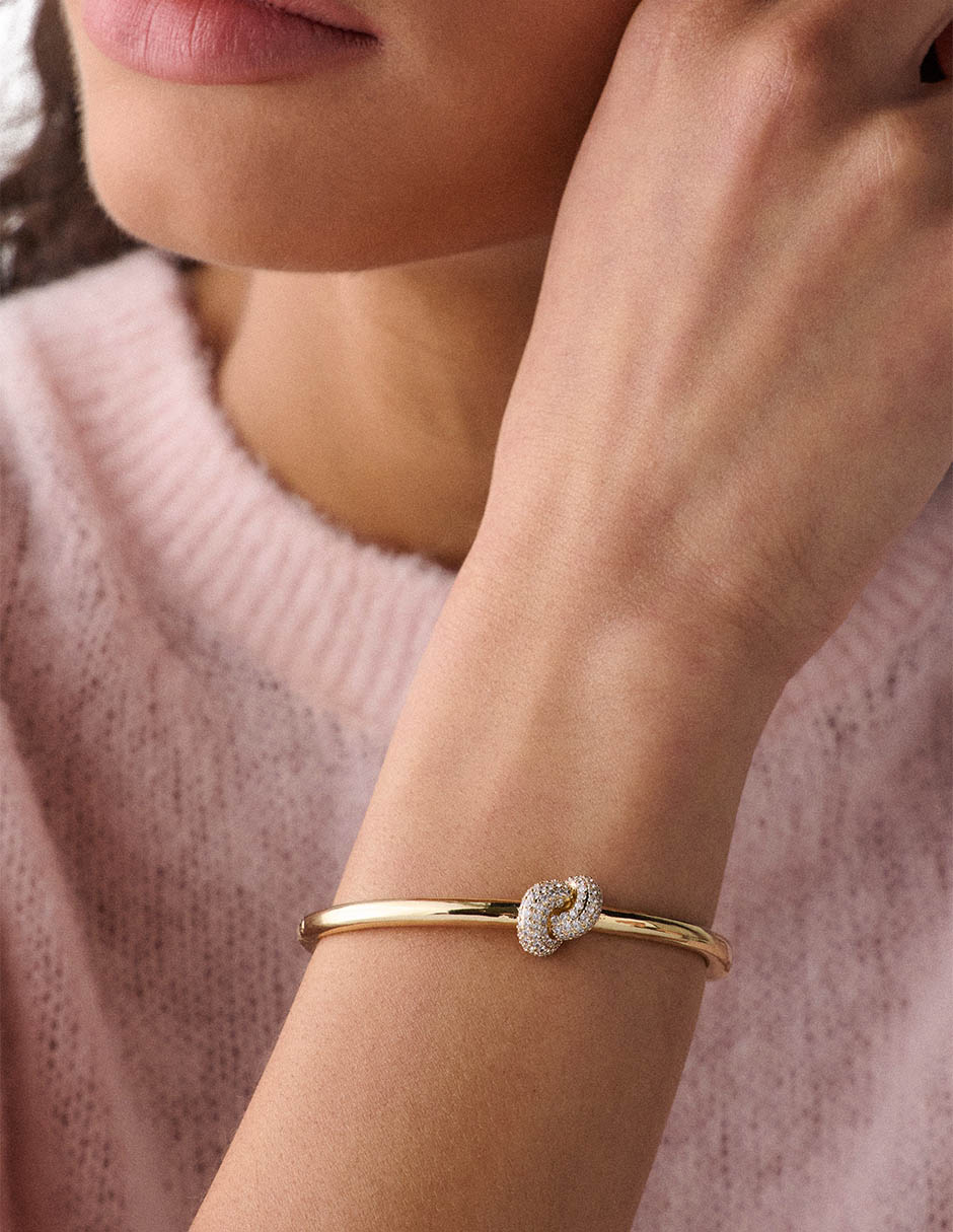 Pulsera con acabado brillante