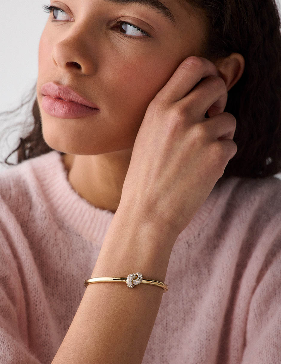 Pulsera con acabado brillante