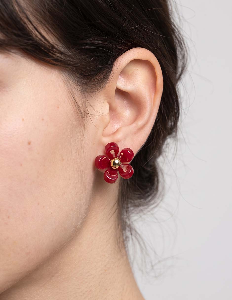 Aretes cortos de flor con acabado brillante 2